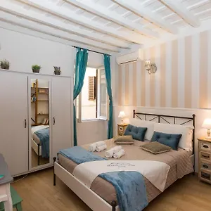 Boutique Domus Navona Librari Holiday home Rome